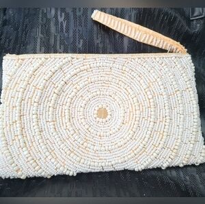 ❤️Beaded Pearl Wristlet